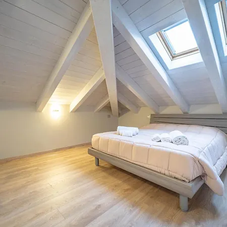 Square Of Apartamento Colico