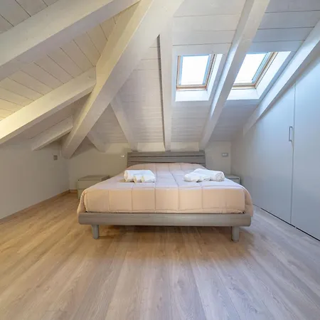 Square Of Apartamento Colico