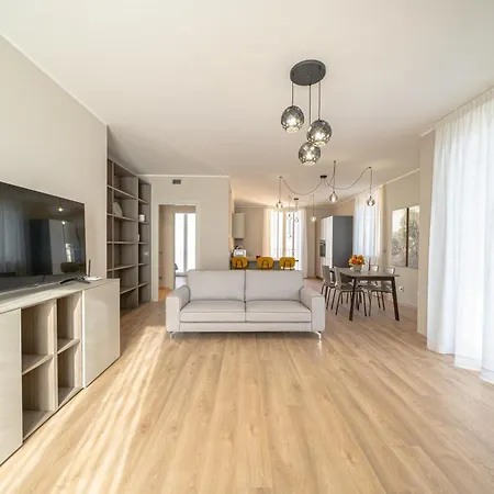 Appartement Square Of *