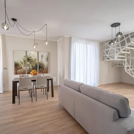 Square Of * קוליקו